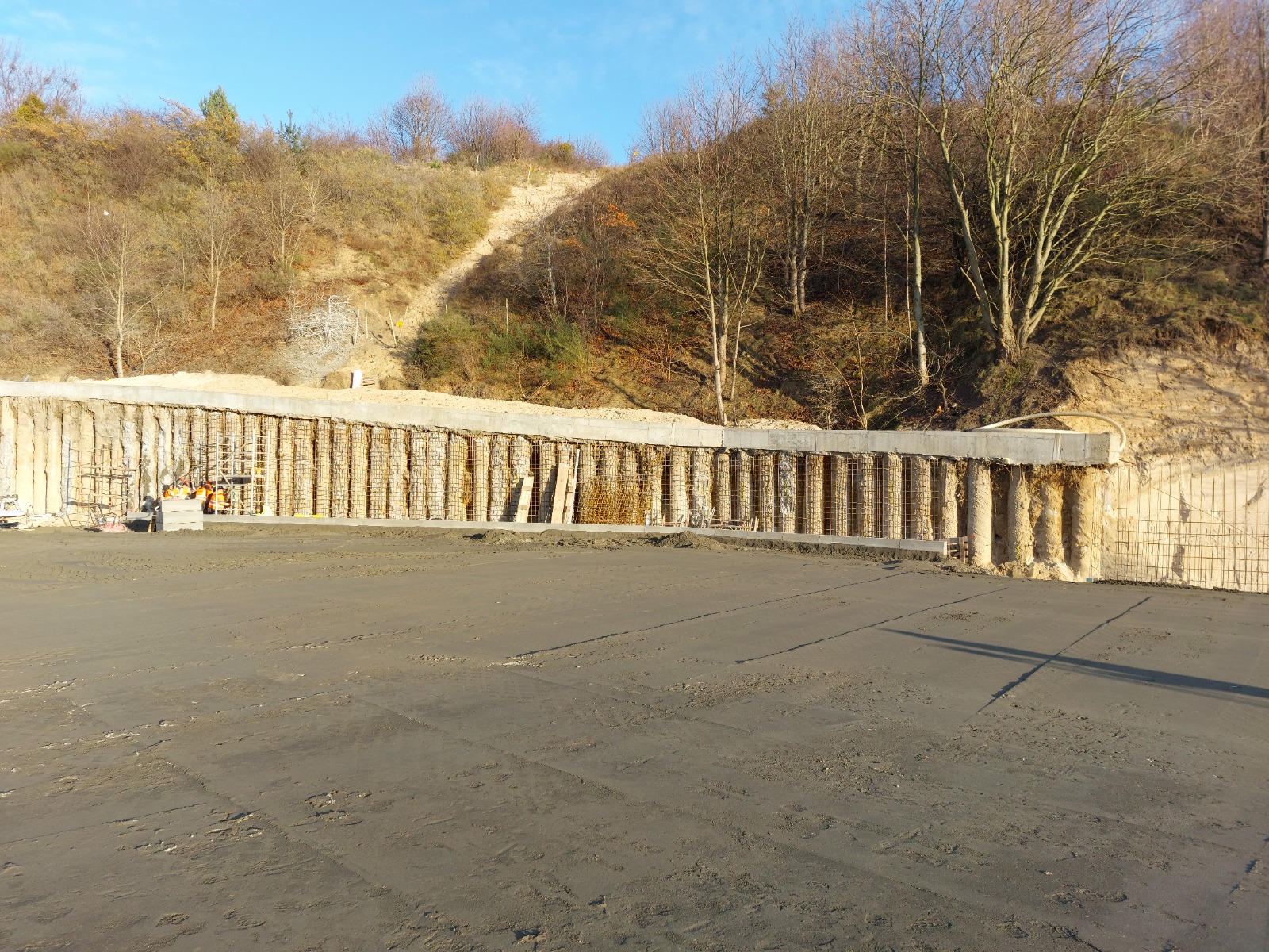 Uszczelnienie rysy iniekcyjnej w konstrukcji poniżej poziomu gruntu